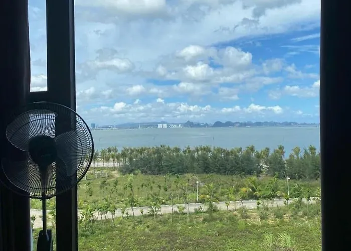 Khách sạn Land Hạ Long