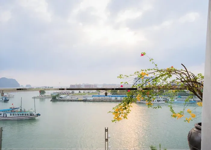 Land Khách sạn Hạ Long