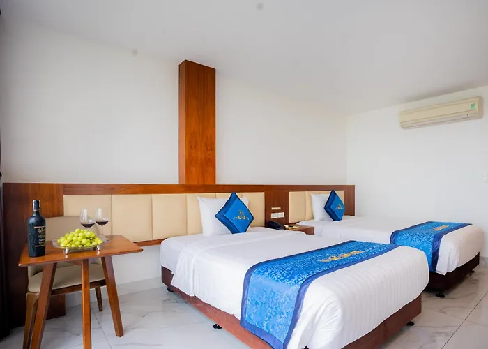 Land Khách sạn