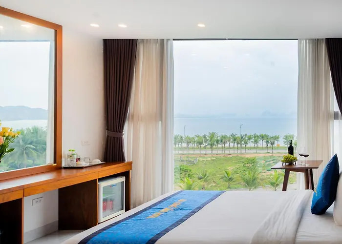 Land Hotel 3*