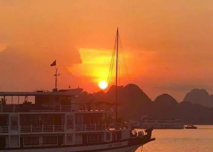 Land Khách sạn