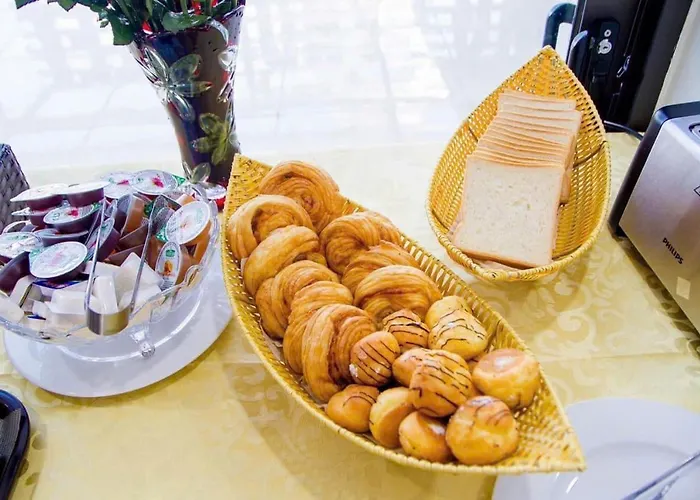 Land Khách sạn