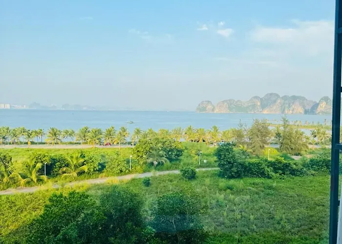 Land 3* Hạ Long
