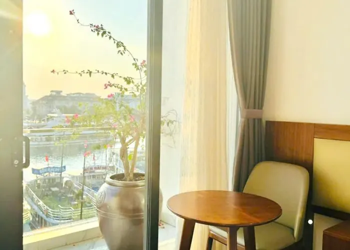 Land Khách sạn Hạ Long