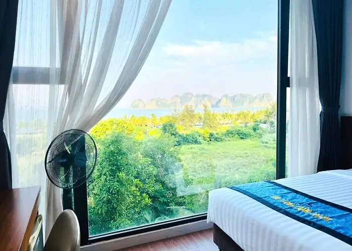 Land 3* Hạ Long